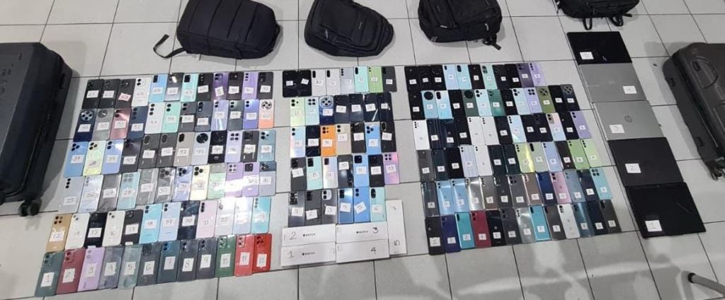 Aseguran celulares, laptops y relojes inteligentes robados en Puebla
